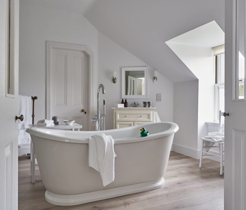 Looking for luxury accommodations in Aviemore? Meet Achnahatnich House - achnahatich garcia 05